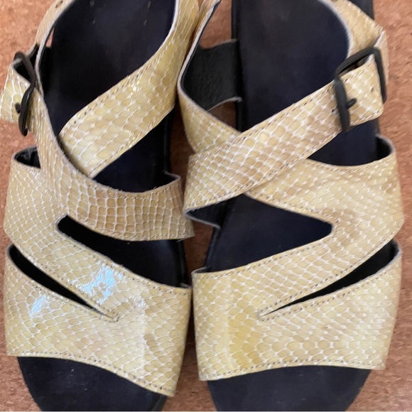 Mephisto Eva Sandal Snakeskin Pattern Camel Comfort Walking Shoe Sz EU 37 US 6 - Picture 5 of 11